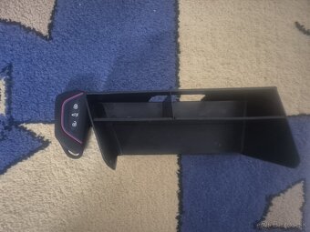 VW Golf 8 stredovy organizer - 2