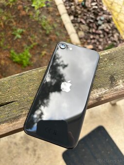 iPhone SE 2020 - 2