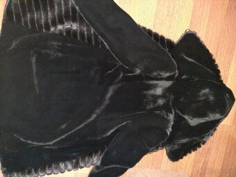 Pravý kožuch veľkosť M/L.. - 2