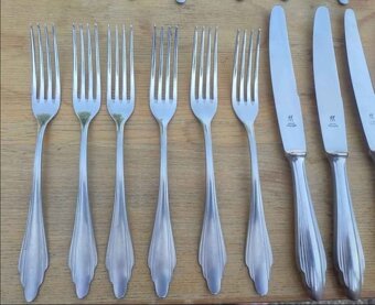 Priborova sada 6+6+6 cena 65€ - 2