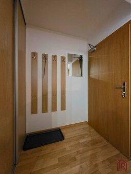 Apartmán, Nová Lesná, 46m2 + balkón, park. miesto, zariadený - 2