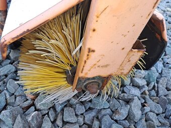 Beilhack Multicar  čelná otočná kefa  10/99. - 2