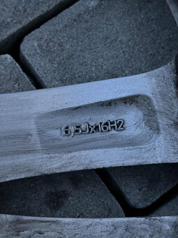 Disky + zimne pneumatiky 215/60 R16 - 2