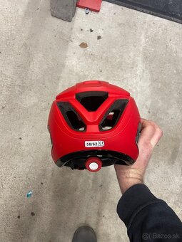 Predam prilbu helmu - 2