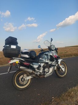 Honda Africa Twin 750 - 2