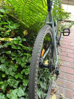 Predám cestný bicykel Triban RC 120 - 2