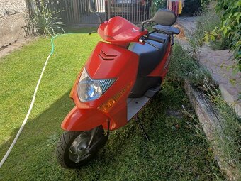 Skúter Honda SCV 100 Lead - 2