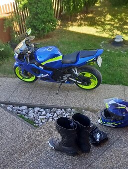 Suzuki gsxr 1000 k4 - 2