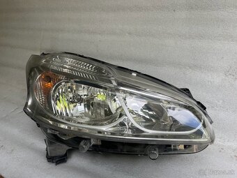 Pravé predné svetlo na Peugeot 208 - 2