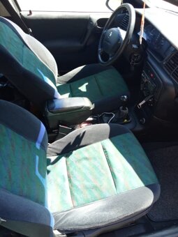 Opel Vectra 1.6 benzín - 2