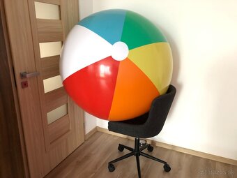 Obrovská plážová lopta. - 2