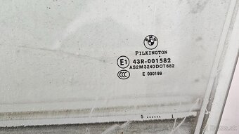 Predám na BMW E90 sklo na strane vodiča - 2