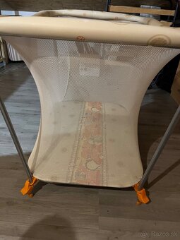 Ohradka s vaničkou a oblečením - 2