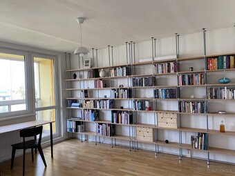 Slnečný kompletne zrekonštruovaný 3-i byt s veľkou loggiou - 2