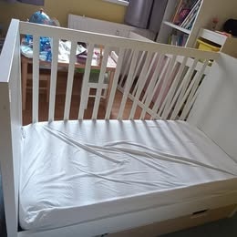 Posteľ IKEA nastaviteľná s roštom, matracom, plachtami - 2