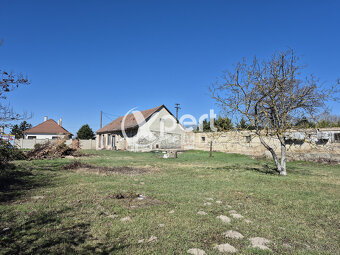 PREDAJ, starší rodinný dom s veĺkým pozemkom - 2