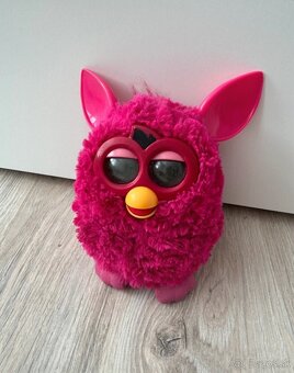 furby rúžovy - 2