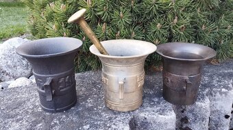 3ks staré valečné mažiary cena za všechny - 2