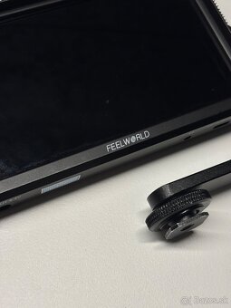 FEELWORLD 6’’ FHD + baterka a nabíjačka - 2