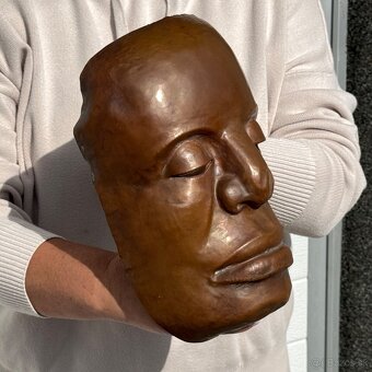 Maska měděná starožitná tučně vytepaná - 2