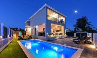 Chorvátsko luxusná vila s vyhrievaným bazénom 100 m od mora. - 2