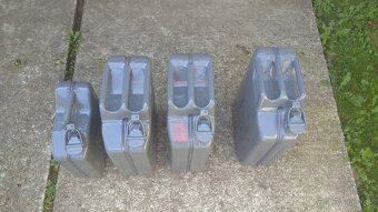 Plechové kanistre - 2