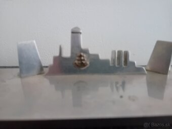 Mali stojanček na foto. - 2