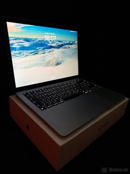MacBook Air M1 2020 (kozmicky sivá) - 2