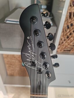 Gitary Chapman ml1 a Washburn x24 - 2