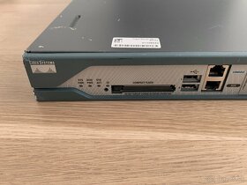 Cisco 2800 smerovač (router) s integrovanými službami - 2