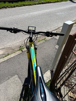 Giant dirt E - 2