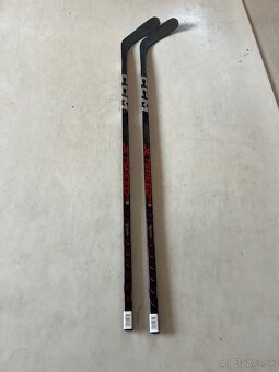 Predám hokejky CCM Jetspeed FT5 JR nové - 2
