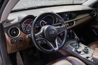 Alfa Romeo Stelvio Q4 / ACC / Lane a. / Kam / Keyless / Carp - 2