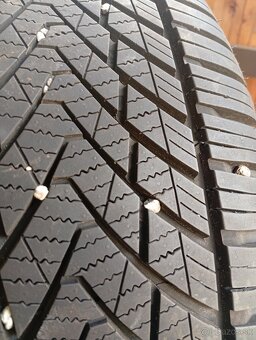 Celoročné pneumatiky Tracmax 225/40 R18 - 2