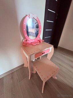 Detsky kozmeticky stolik - 2