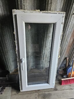 Plastové okno so sieťou proti hmyzu - 2
