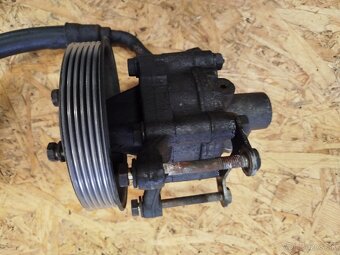 Servo čerpadlo BMW 3 (E36) - 2