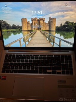 Predám notebook značny ASUS - 2