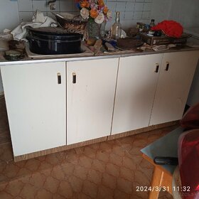 Predám kuchynskú linku aj jednotlivo kus za 10€. - 2