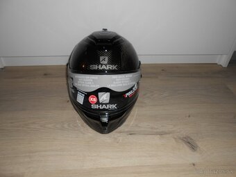 Predam krasnu novu karbonovu moto prilbu znacky SHARK SPARTA - 2