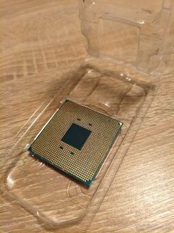 Amd Ryzen 3 2200G - 2