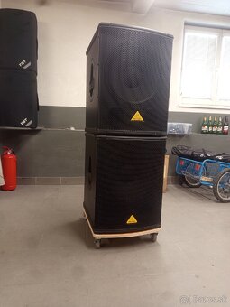 Predám 2× Subwoofere Behringer b1500d pro - 2