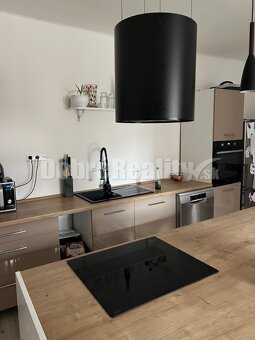 Na predaj priestranný 4 izbovy dom v Kostolnej Vsi - 2
