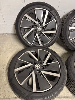 225/45r18 - 2