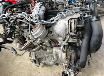 Kompletny motor VOLVO 2,4d D5244T17 - 2
