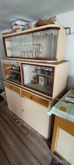 Retro kredenec - 2