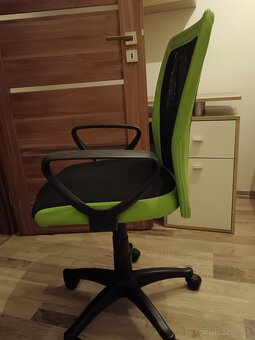 Polohovateľná stolička na kolieskach - 2