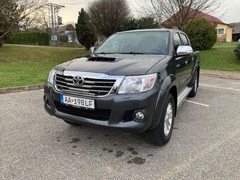 Toyota Hilux 3.0 D-4D 126kw A/T 4x4 - 2