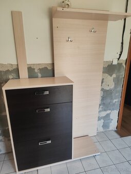 Predsieň, chodbova zostava, vešiakova stena - 2