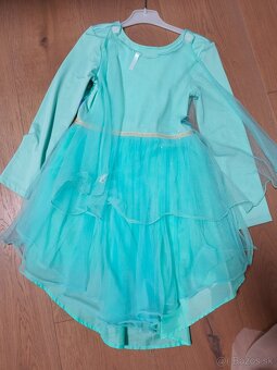 karnevalové dievčenské šaty , velkost odhadom 5-7 rokov - 2